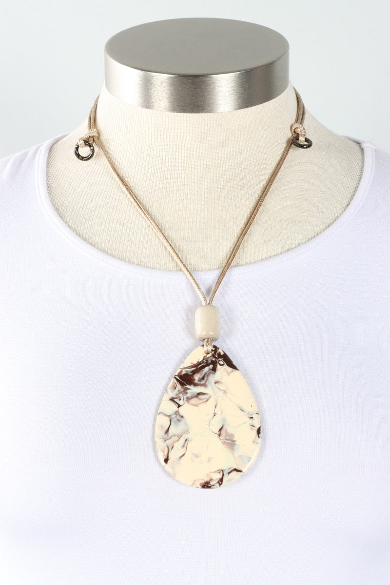 Swirl Teardrop Necklace - Ivory