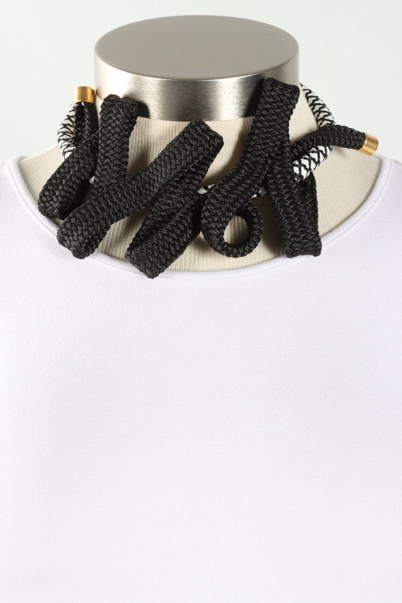 Uncharted Necklace - Black & White