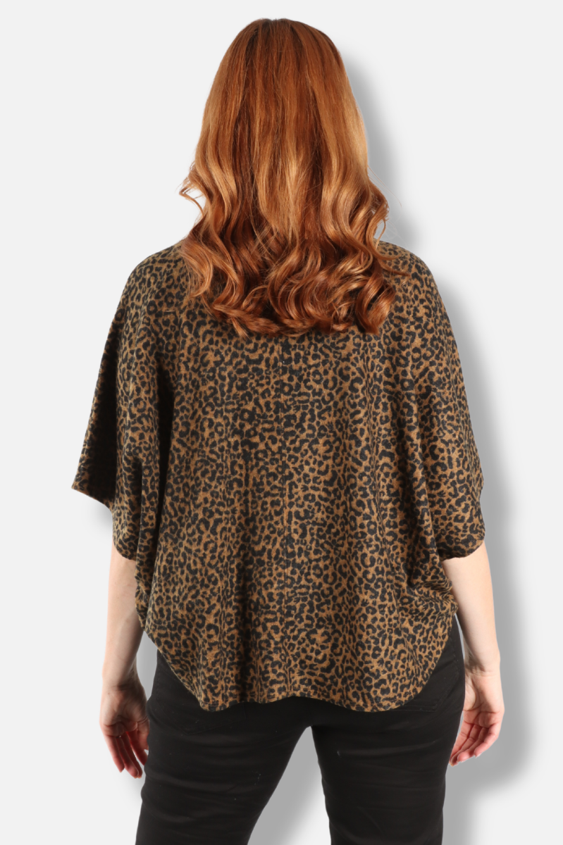 Relaxed Cape - Leopard