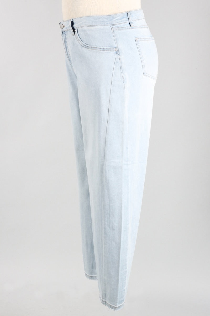 Girlfriend Barrel Jean - Light Blue