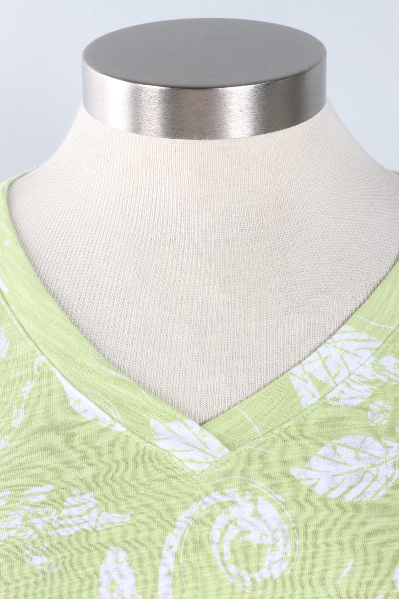 Boxy V-Neck - Kiwi Vintage Scroll
