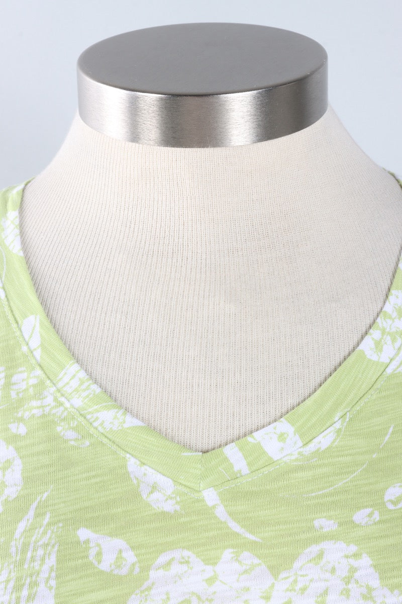 V-Neck Tee - Kiwi Vintage Scroll