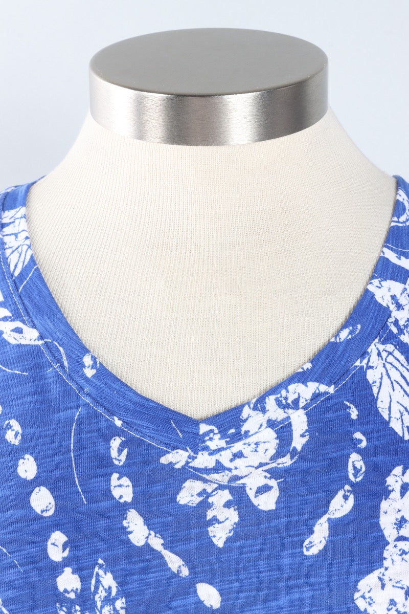 V-Neck Tee - Resort Vintage Scroll