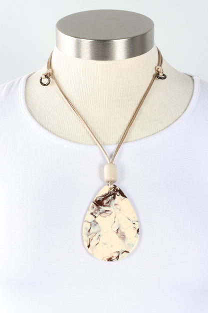 Swirl Teardrop Necklace - Ivory