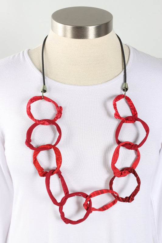 Chain On Bungee Necklace - Reds