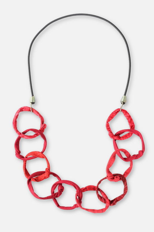Chain On Bungee Necklace - Reds