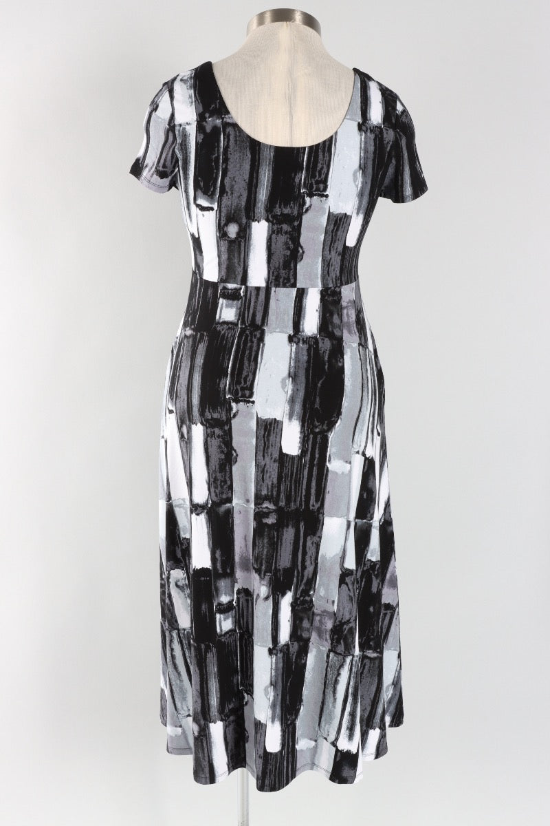 Skyline Swing Dress - Black