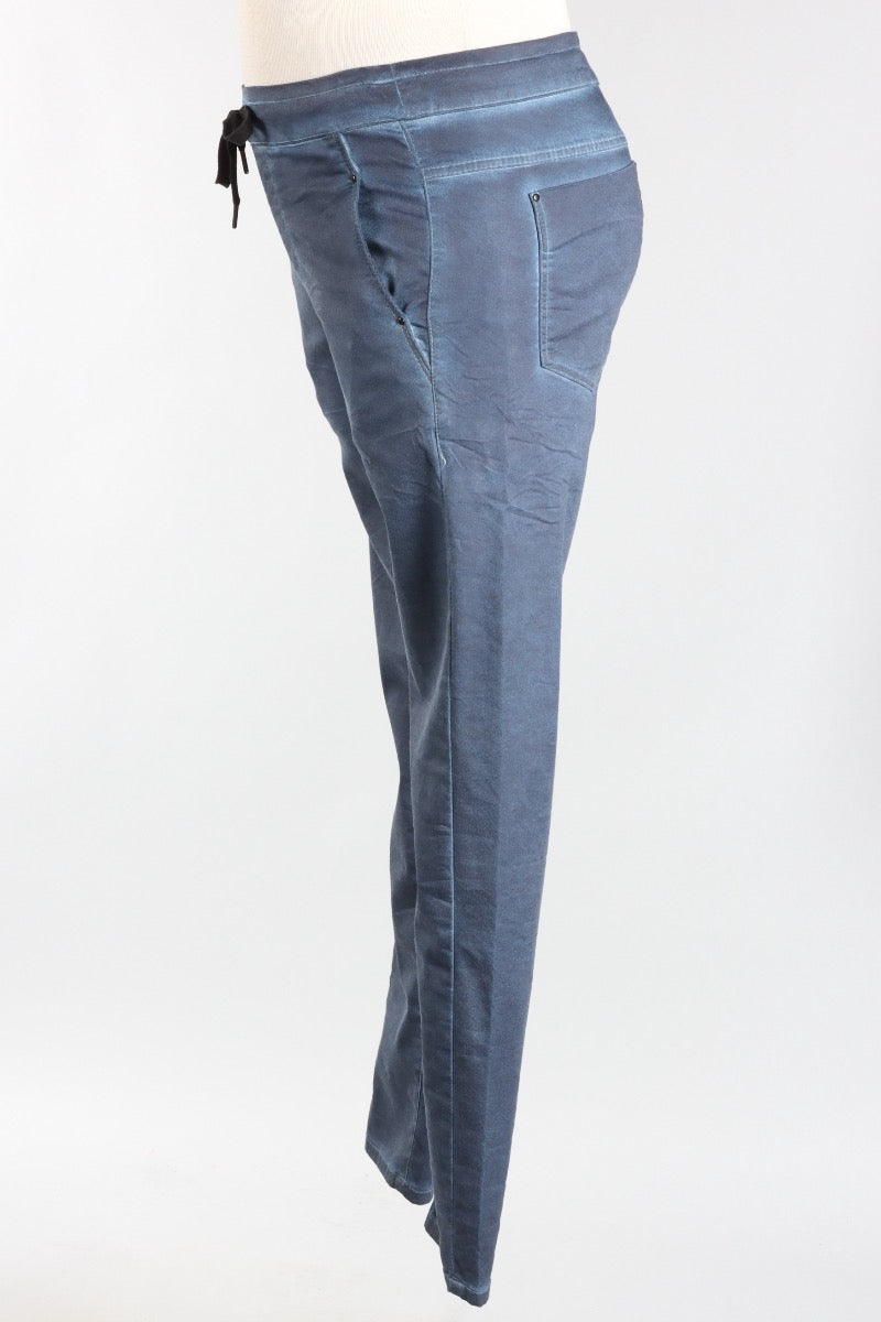 Washed Stretch Jean - Navy