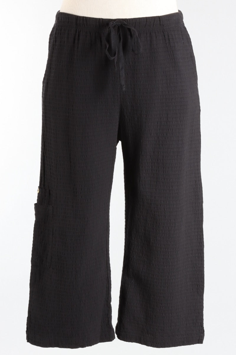 Side Pocket Capri - Black