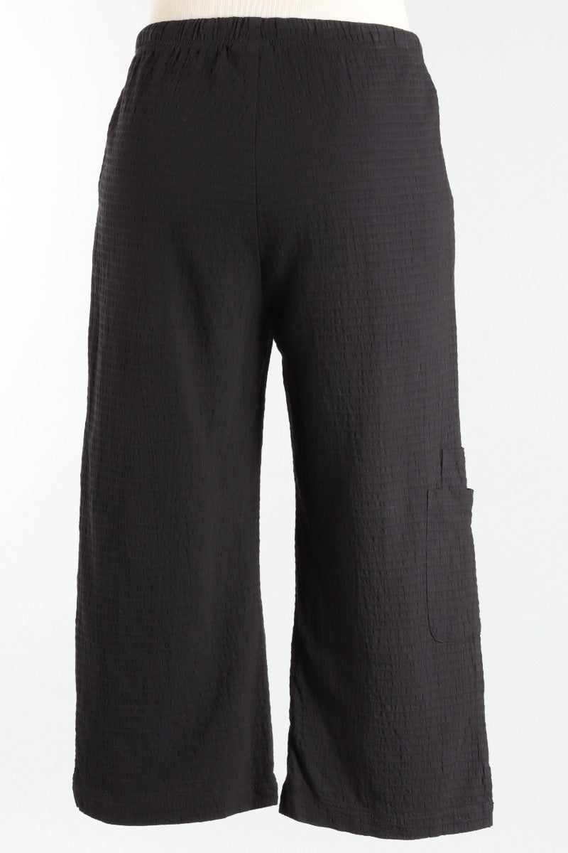 Side Pocket Capri - Black