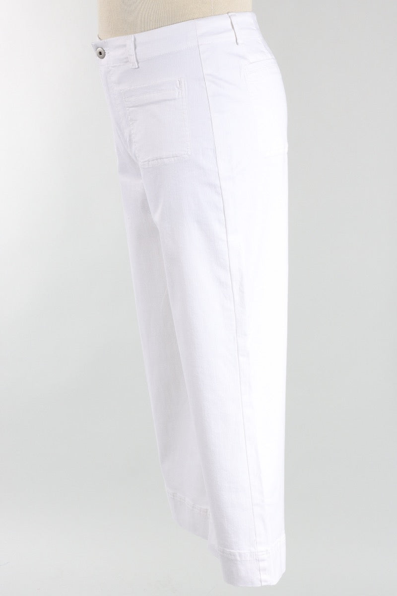 Refreshed Crop Jean - White