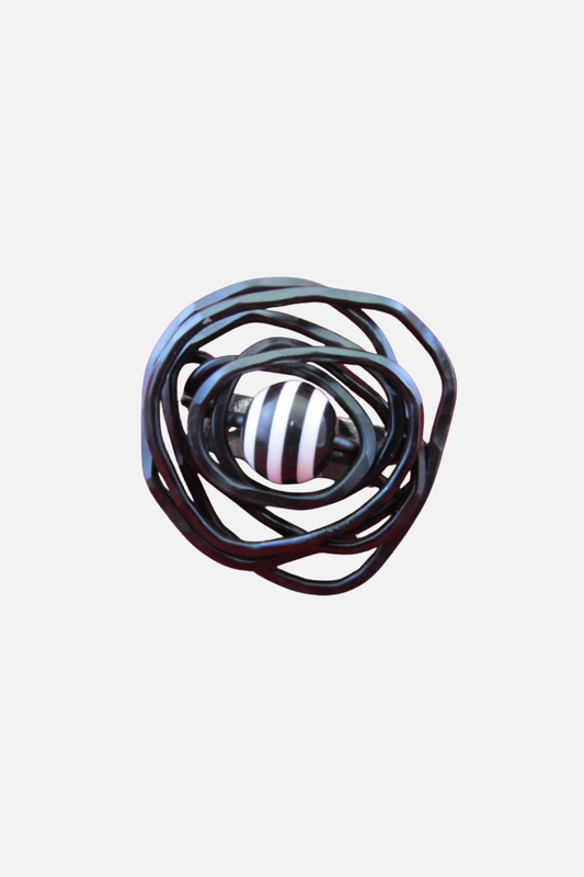 Orbit Magnetic Brooch - Black & White