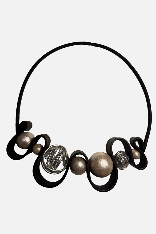 Amazon Necklace - White & Silver
