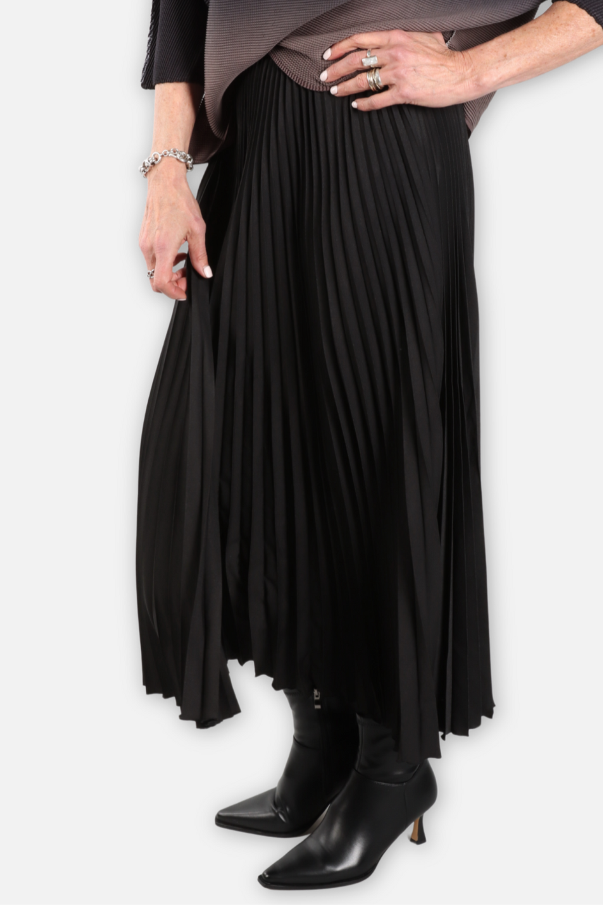 Hazel Pleated Maxi Skirt - Black