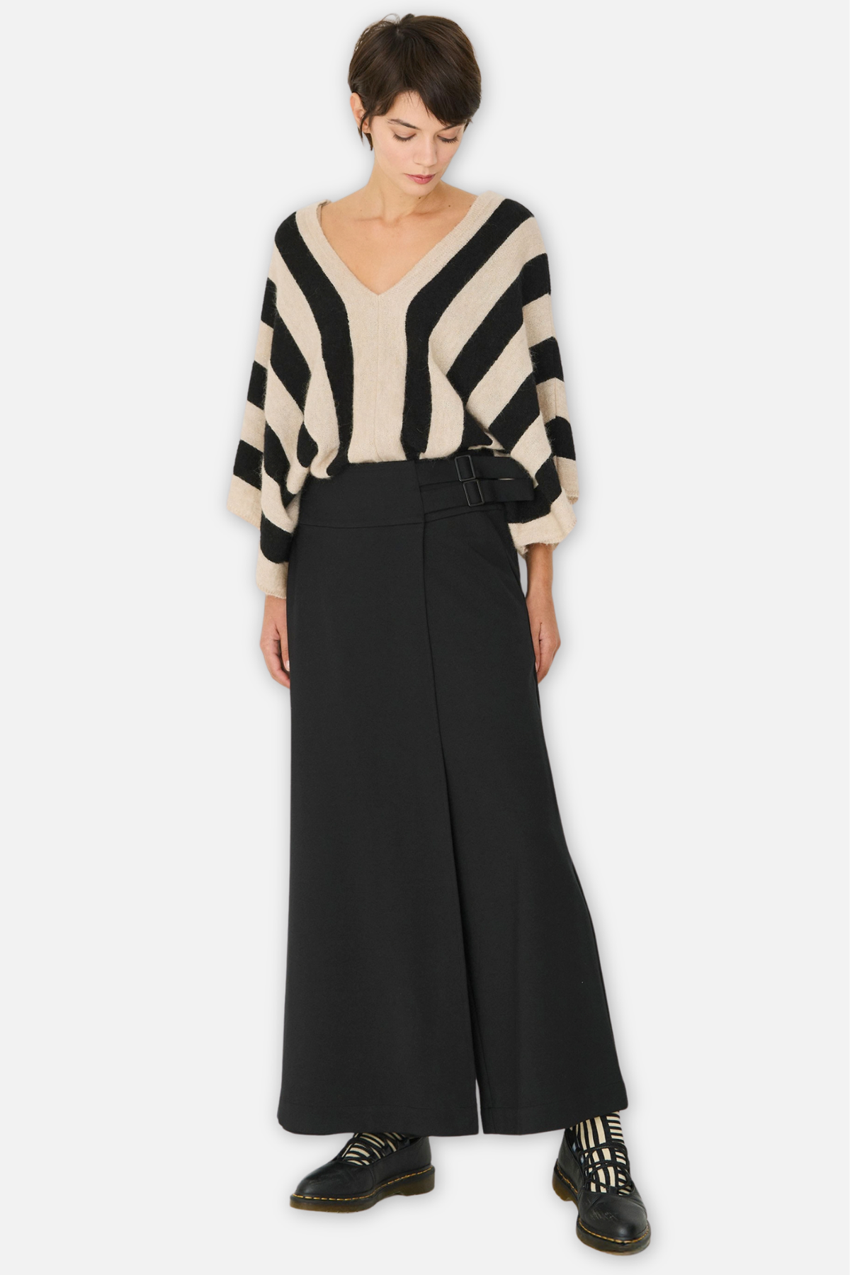 Elade Sweater - Black & Beige