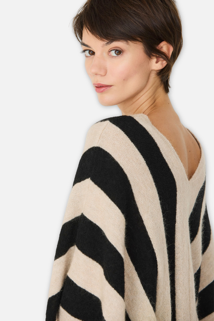 Elade Sweater - Black & Beige