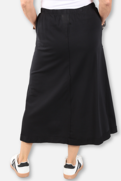 Front Pocket Skirt - Black