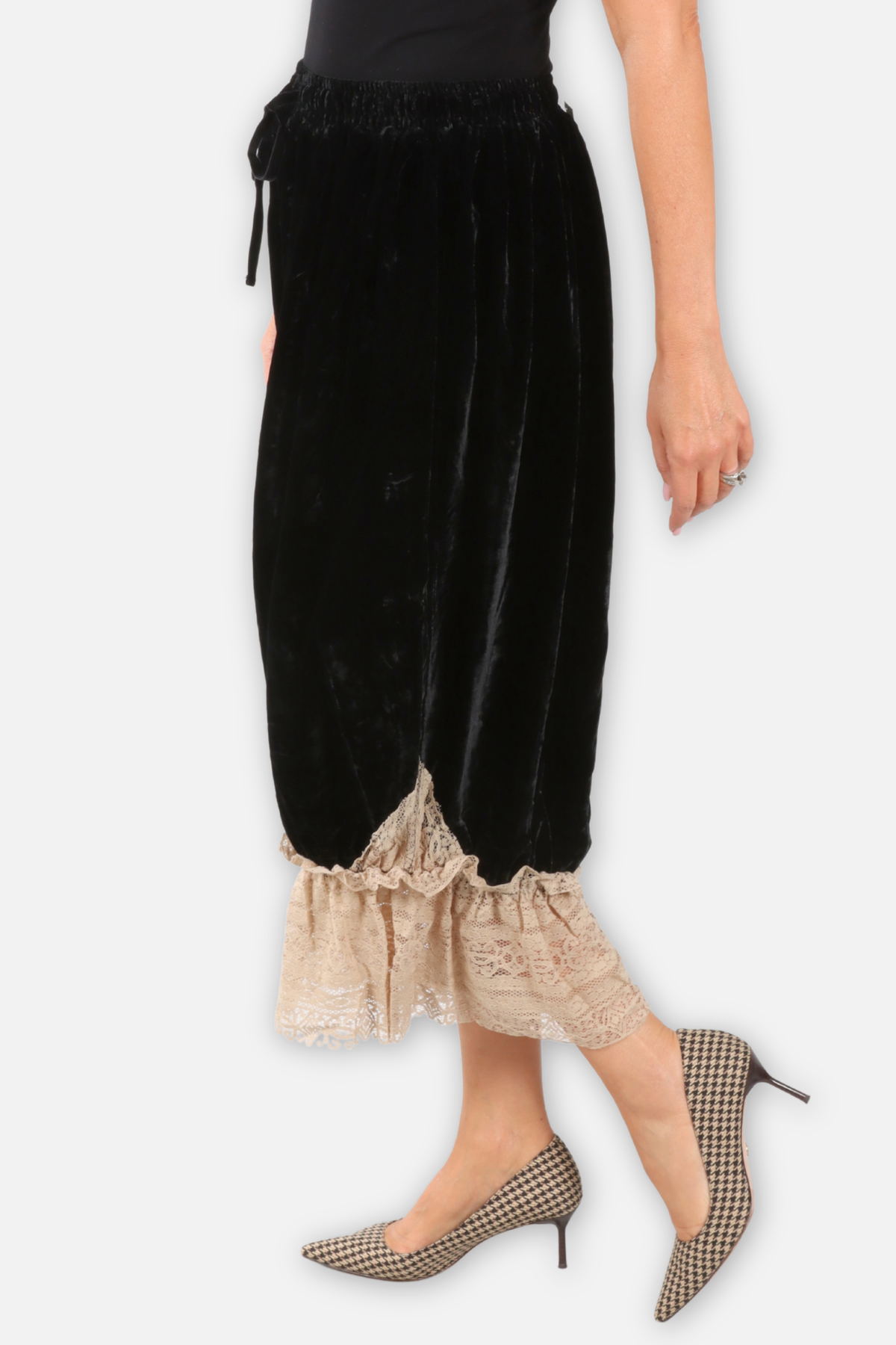 Alluring Romance Bloomers - Midnight Velvet