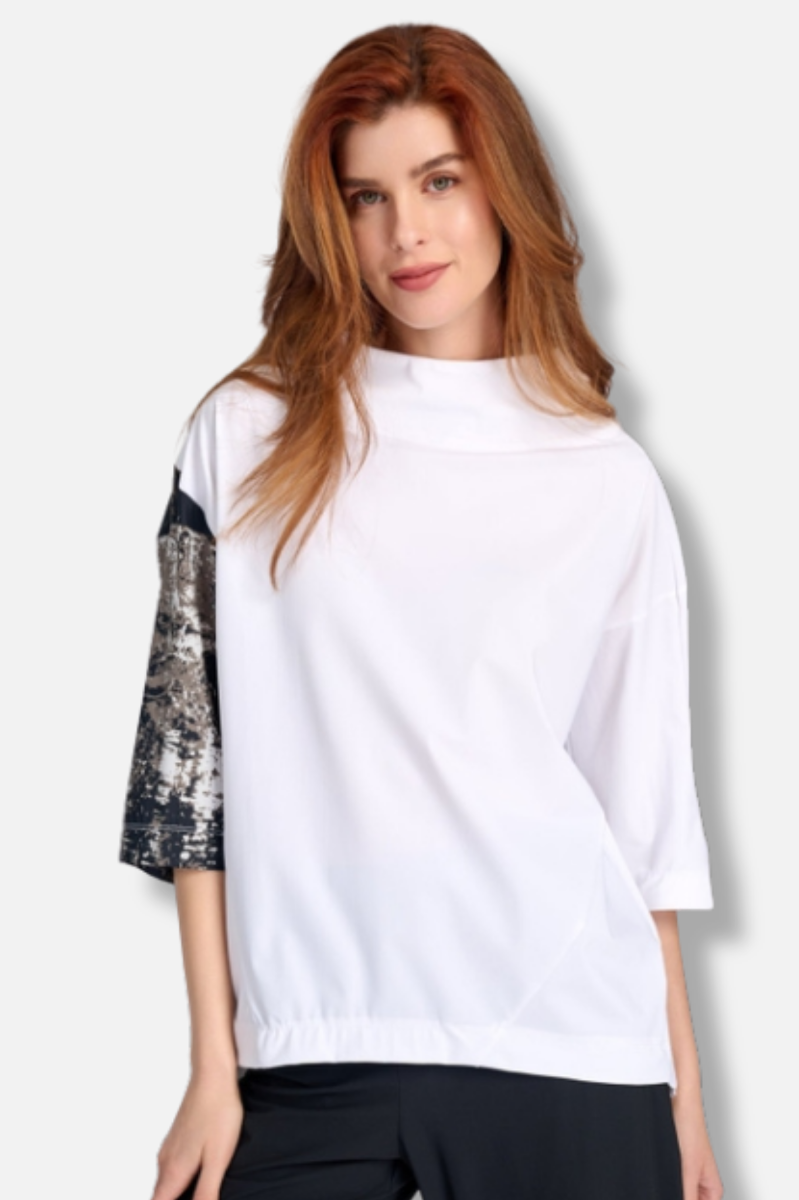 Tekbika Graphic Funnel Pullover - White