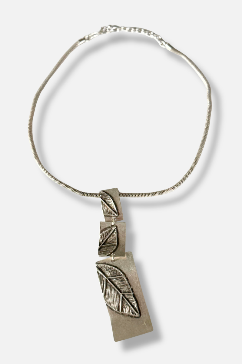 Leaf Pendant Necklace - Silver 