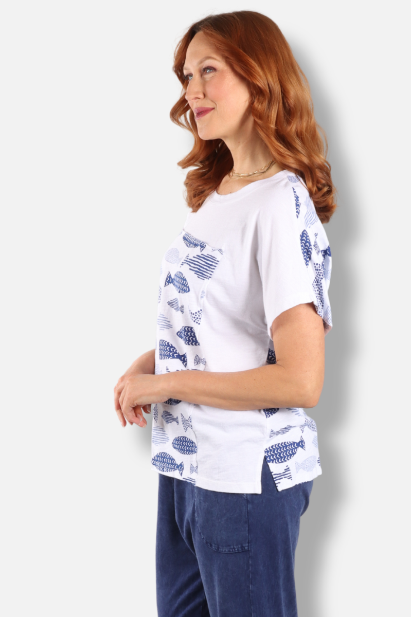 Short Sleeve Drift Top Plus - White Finny Print 
