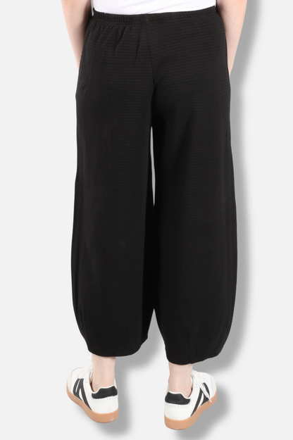 Cropped Dart Pant - Black 