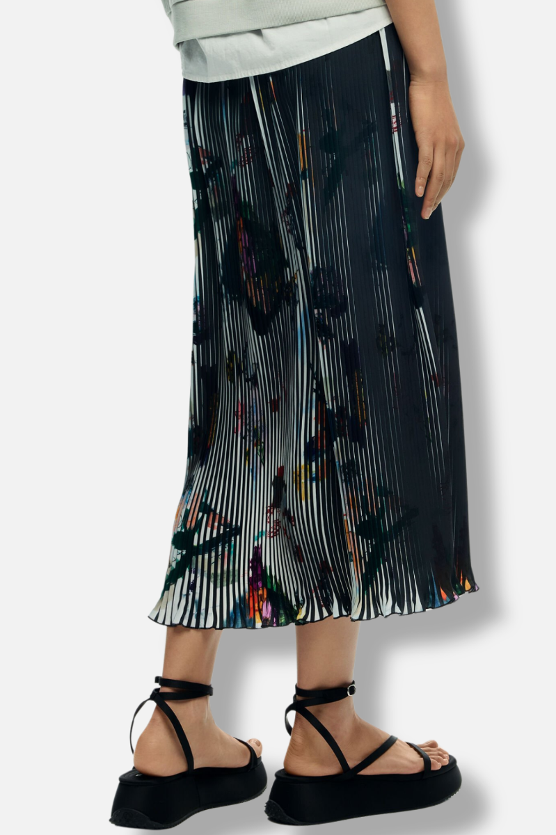 Arty Texture Skirt - Black