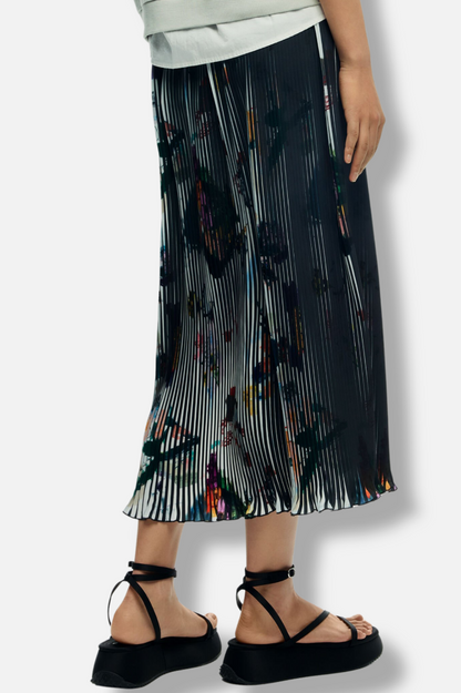 Arty Texture Skirt - Black