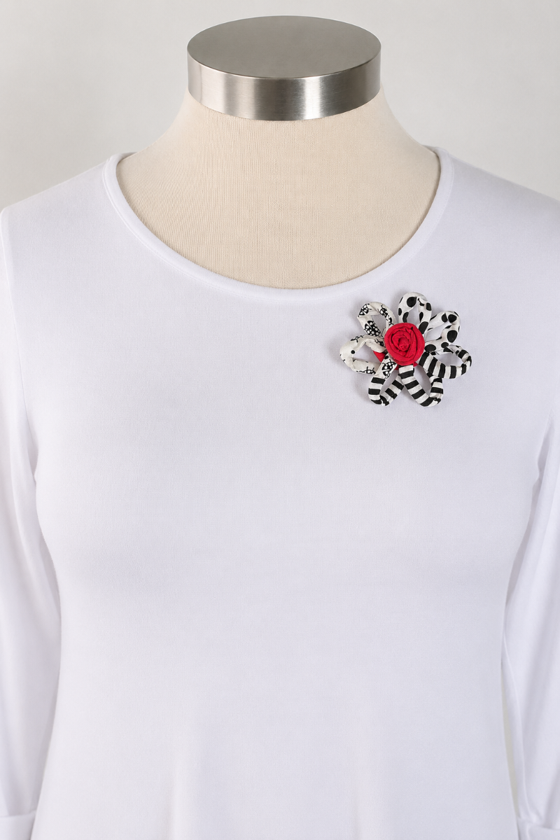 Daisy Pin - Black & White