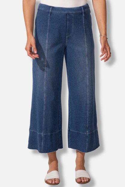 Comfort Crop Flood Jean - Mid Wash