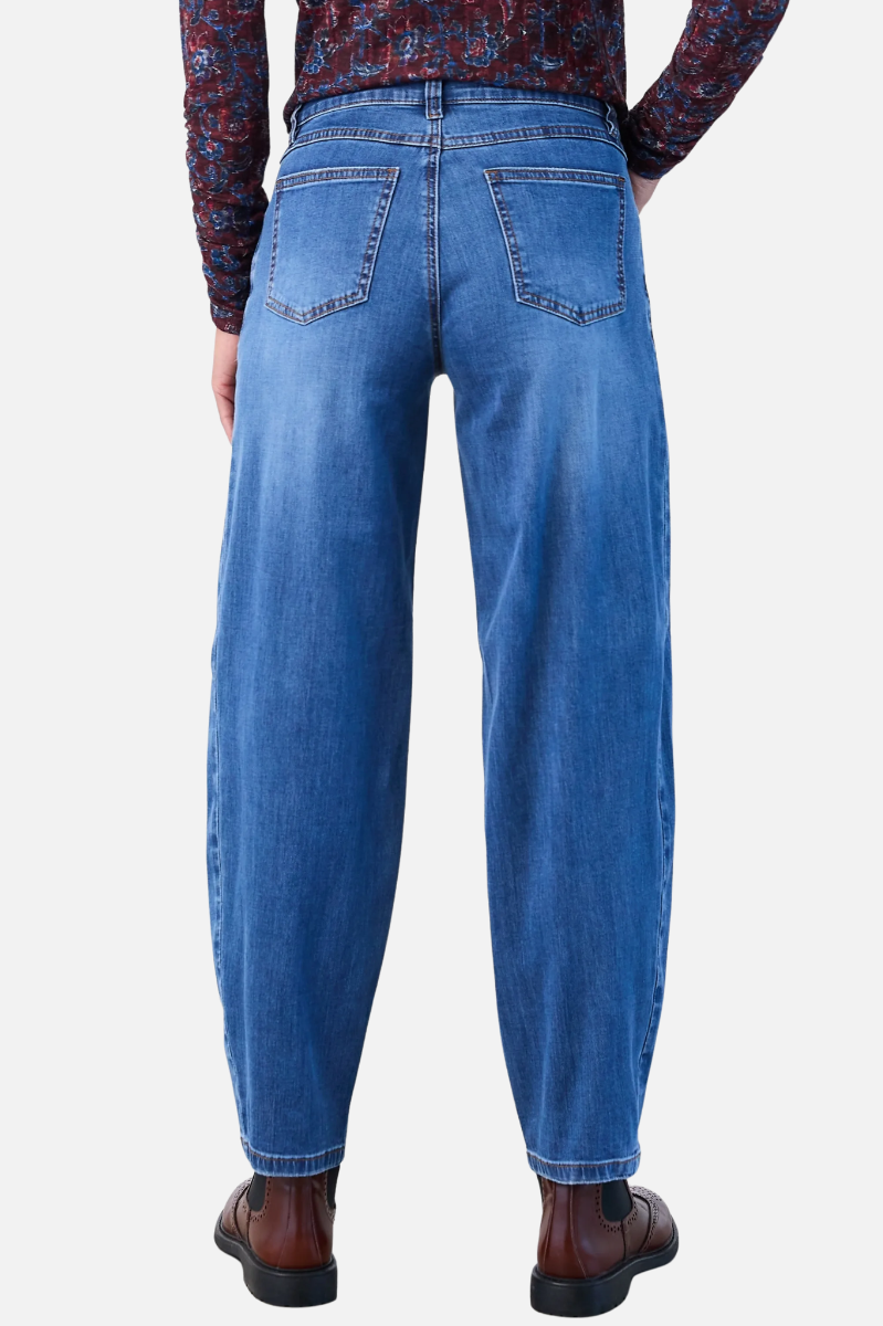 Girlfriend Barrel Jean - Medium Wash