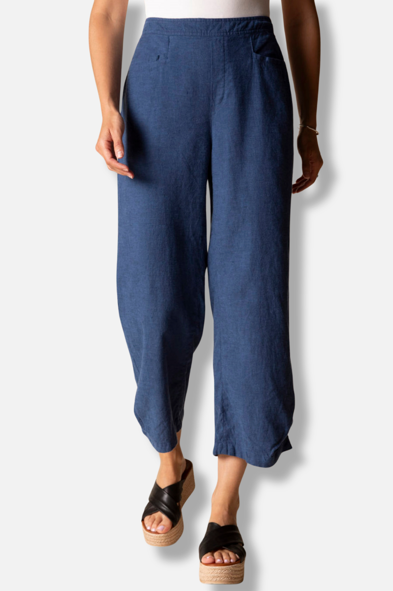 Pleat Button Capri - Navy