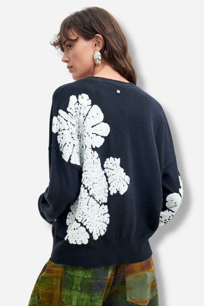 Jacquard Pullover - Black & White 