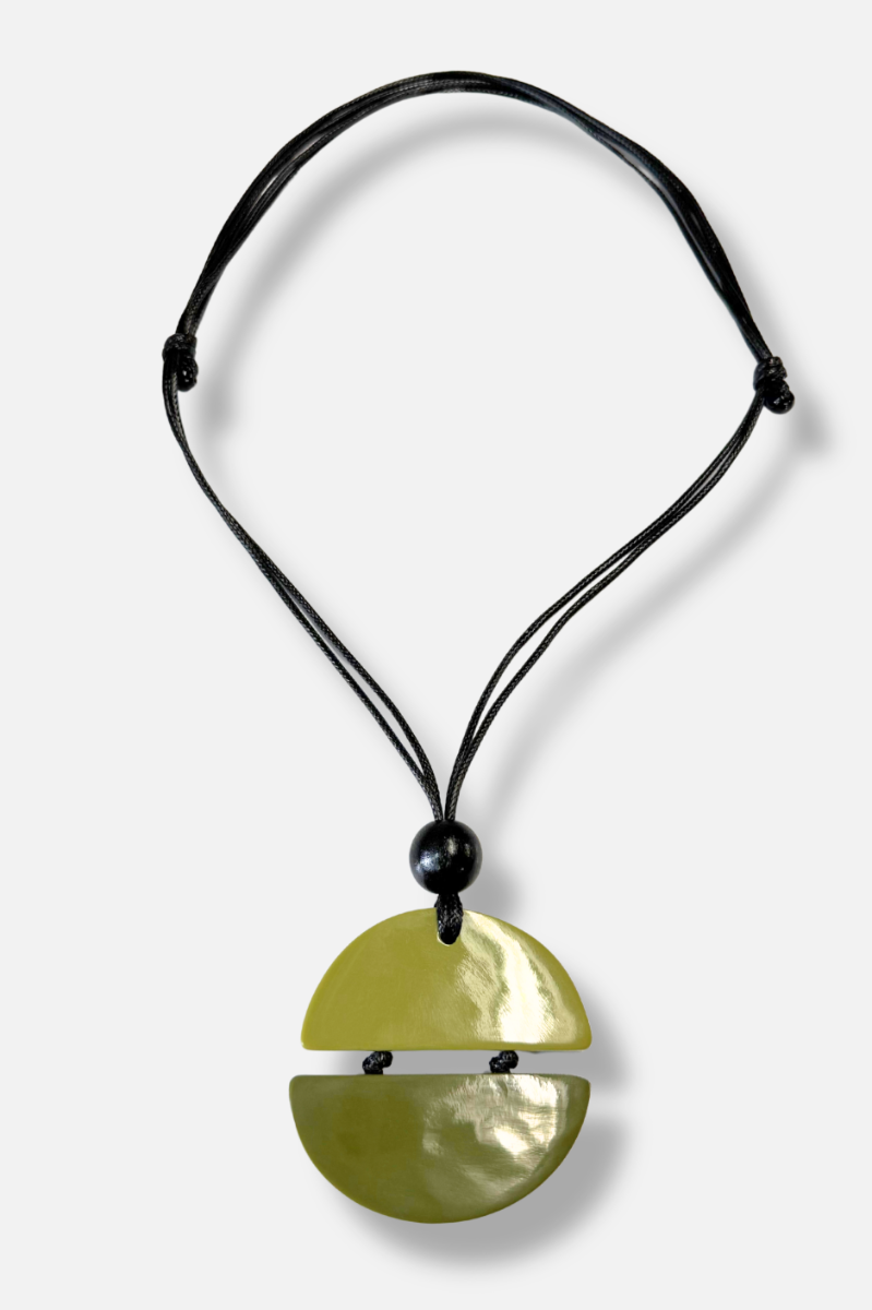 Solene Shell Pendant Necklace