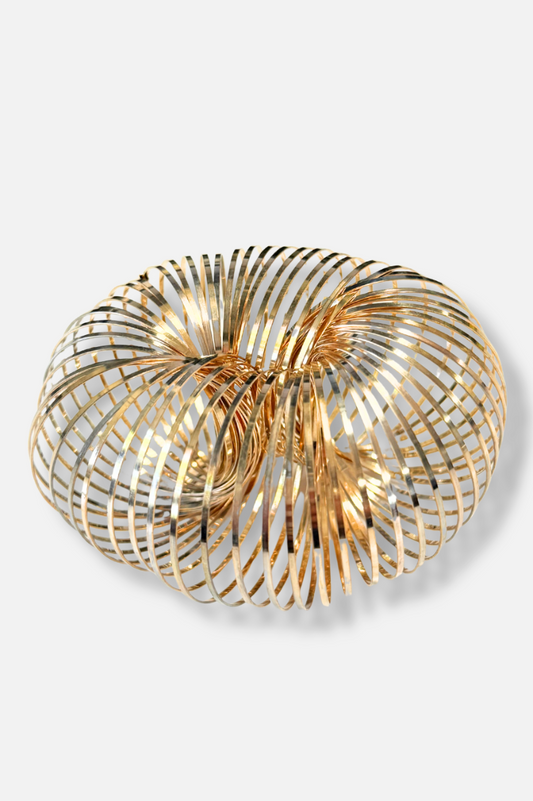 Solenne Sculptural Wire Bracelet - Gold 