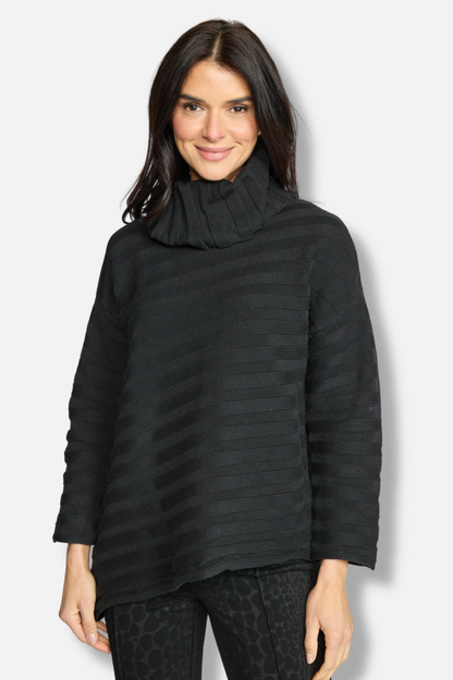 Diagonal Turtleneck - Black 