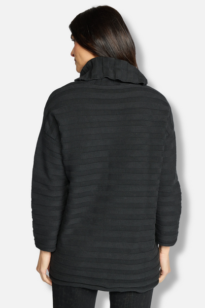Diagonal Turtleneck - Black 