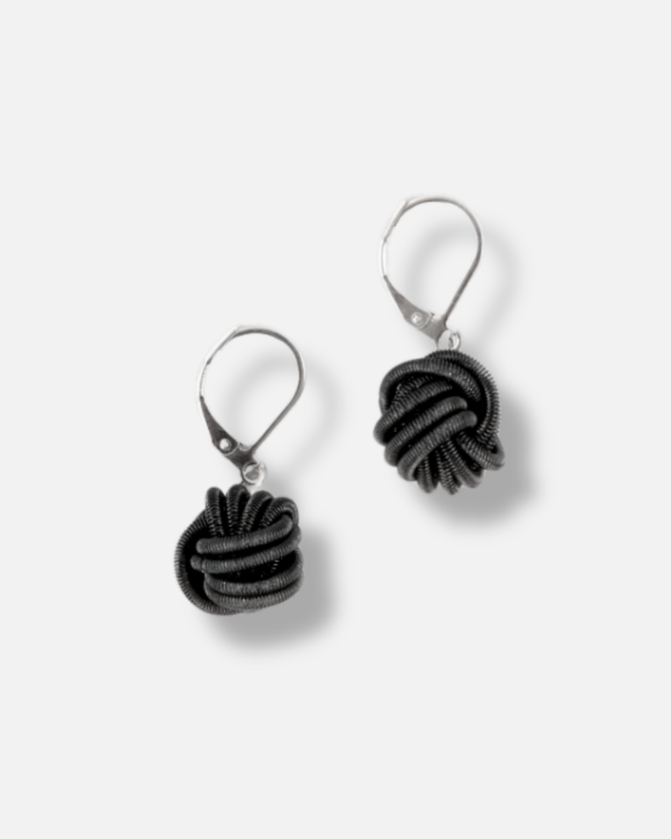 Knotted Earring - Black