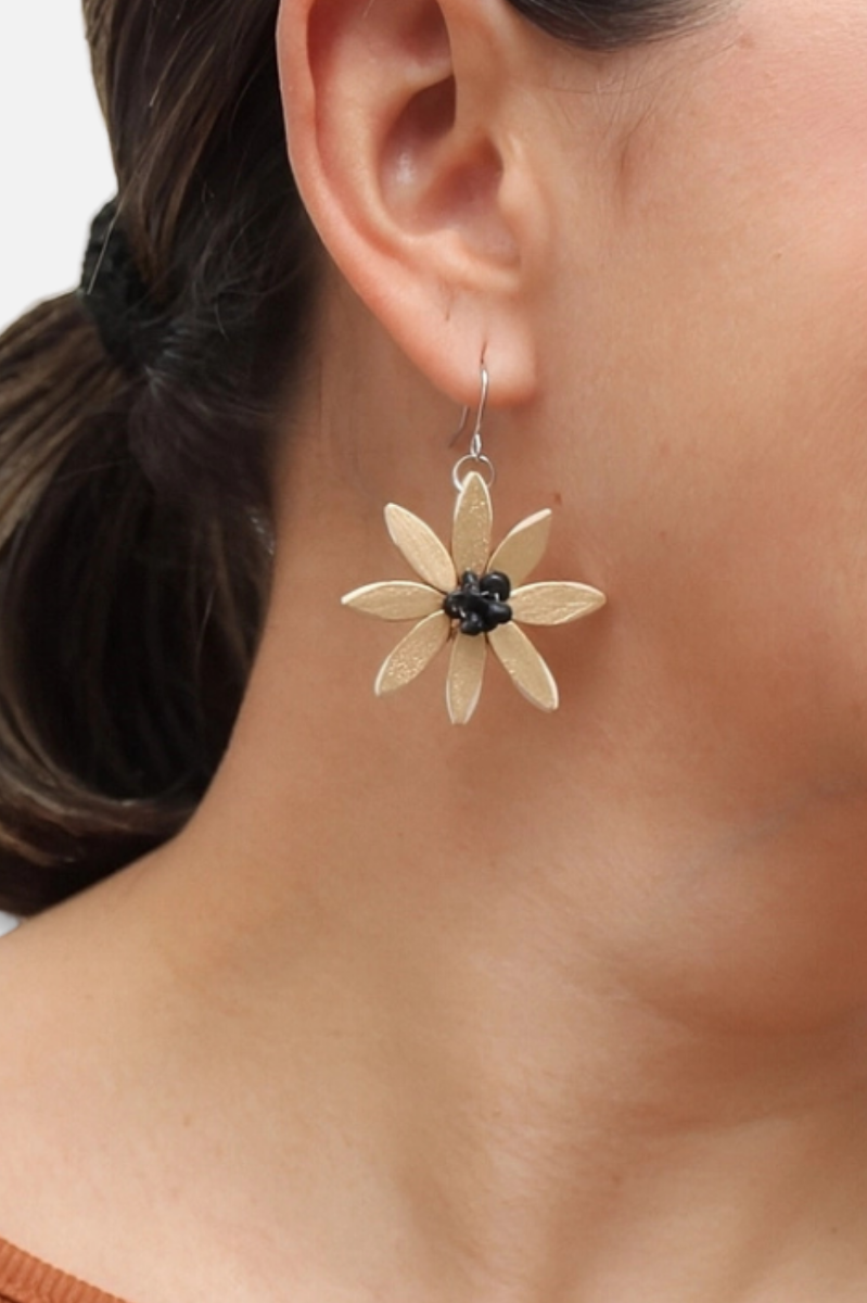 Amaya Flower Earring - Gold