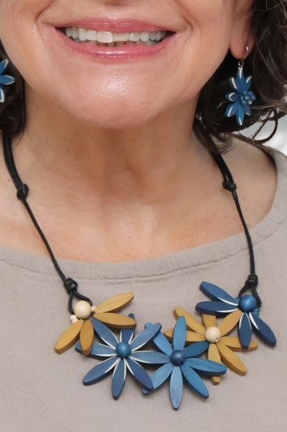 Garland Nectar Necklace - Blue 