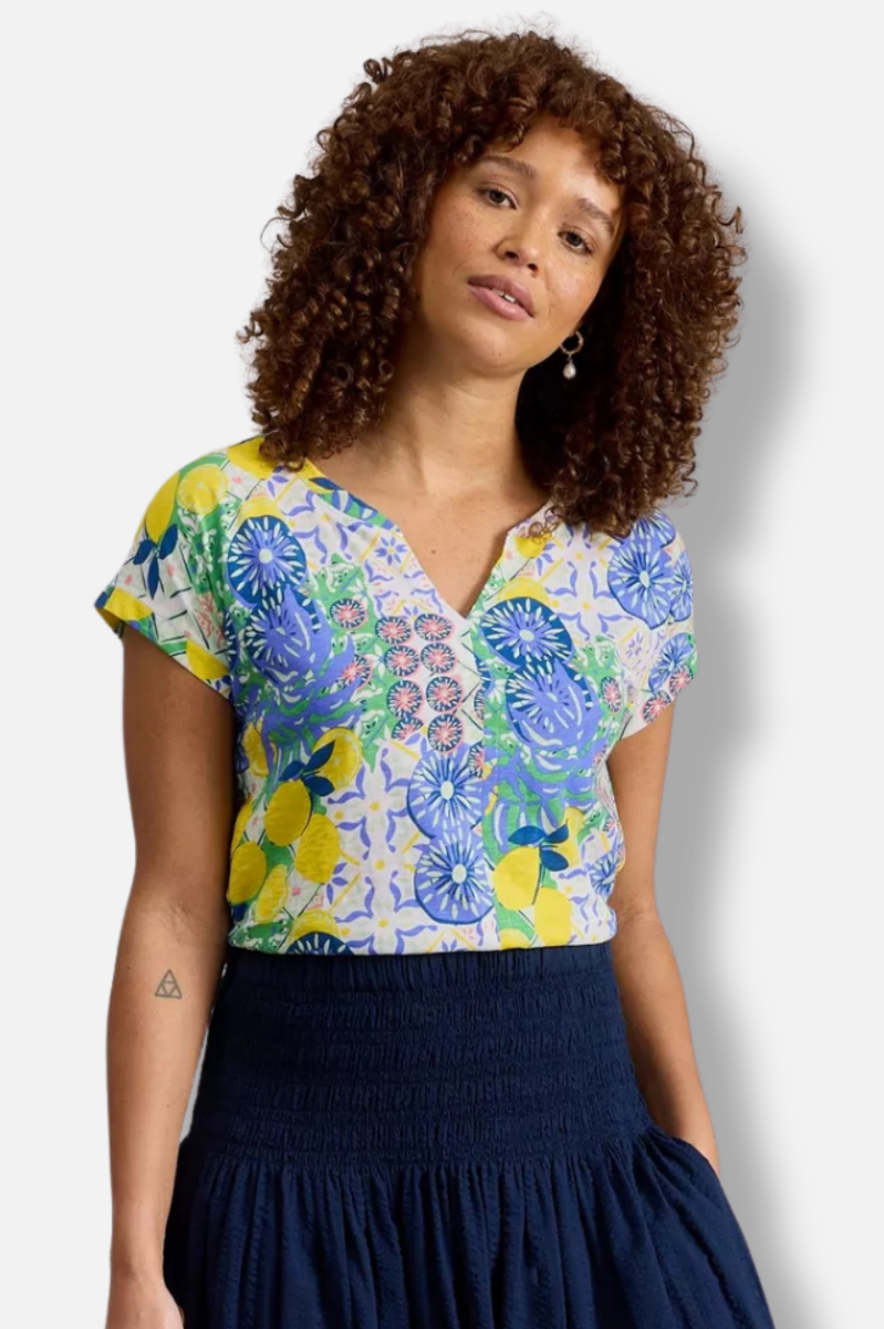 Nelly Notch V Neck Tee - Ivory 